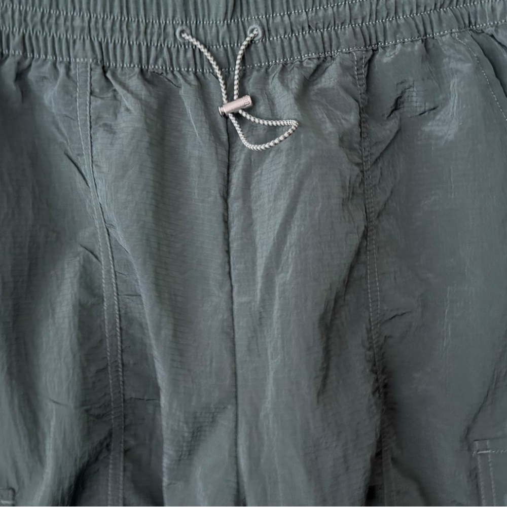 UGG Dark Green Cargo Pants – Women’s Medium - Picture 2 of 5